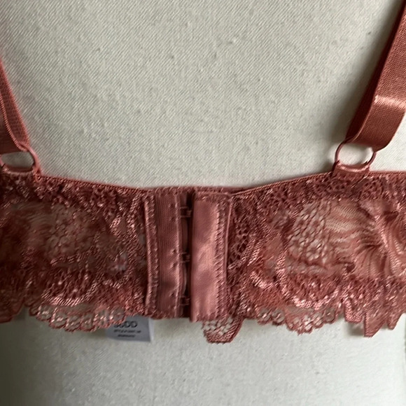 B. Luxe underwire lace t-shirt molded cups bra, NWOT - Picture 14 of 16